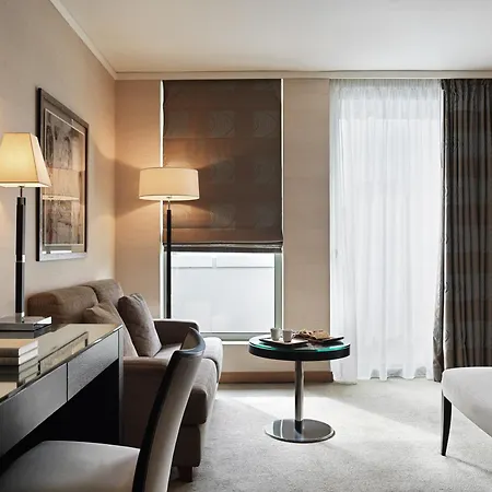 Galaxy Hotel 5*